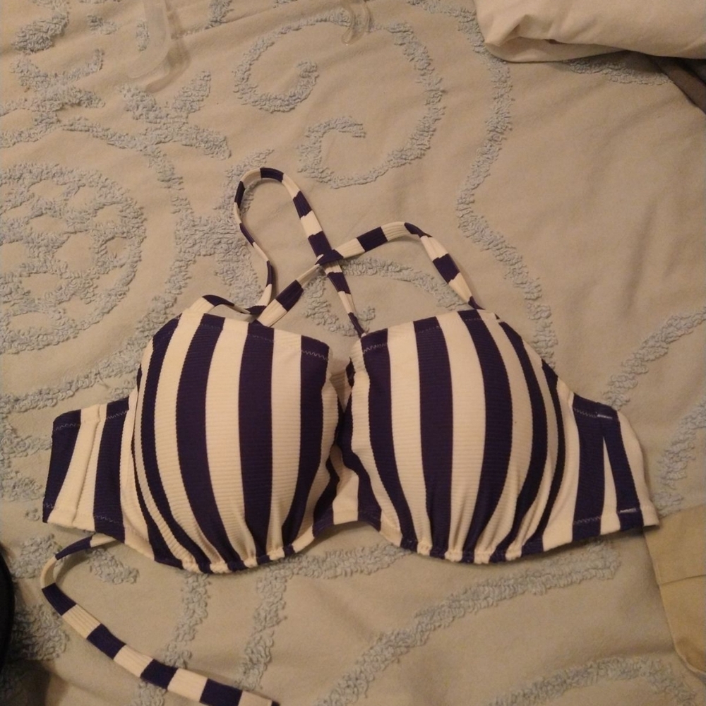 36DD bating suit top